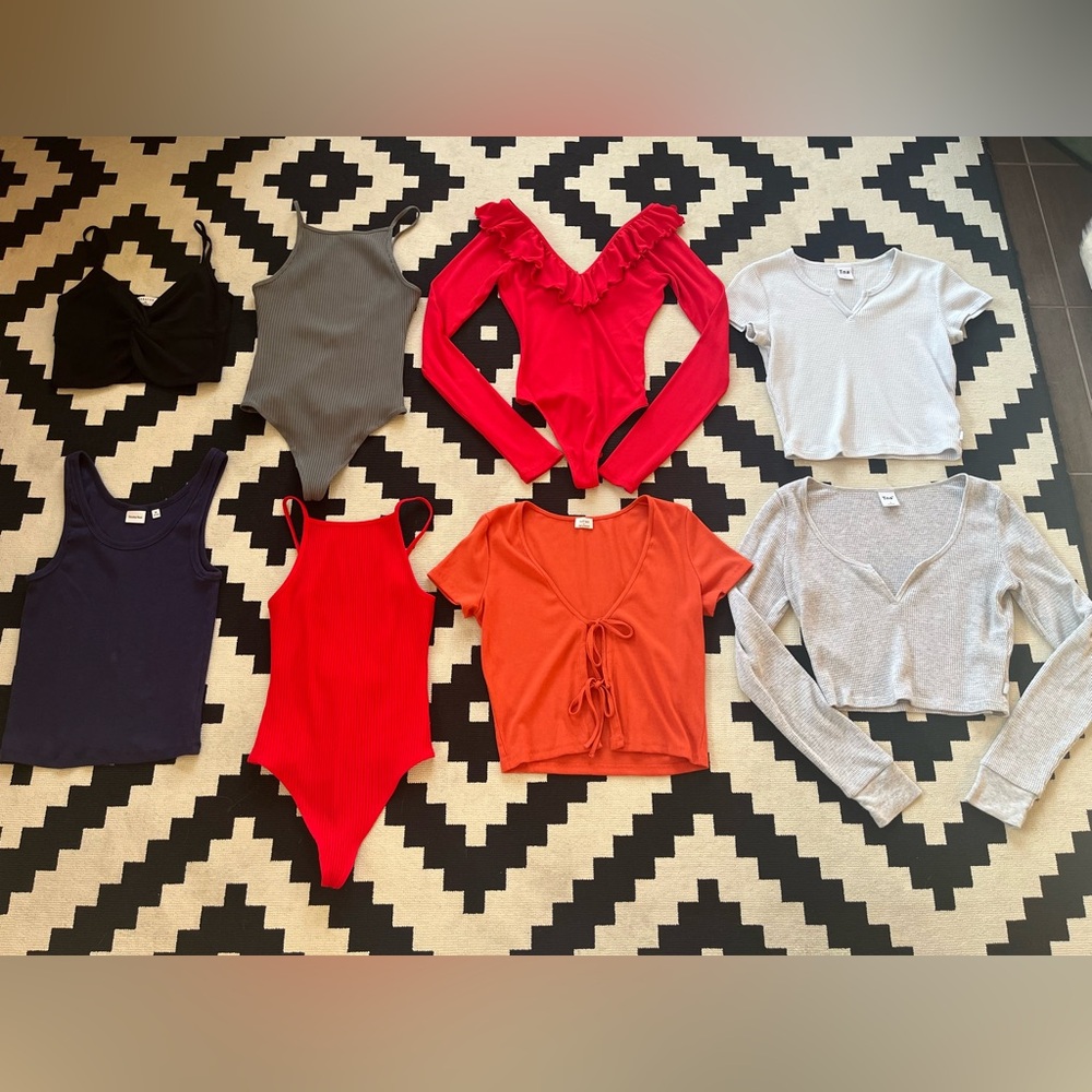 8 PIECE ARITZIA TOP LOT ❤️